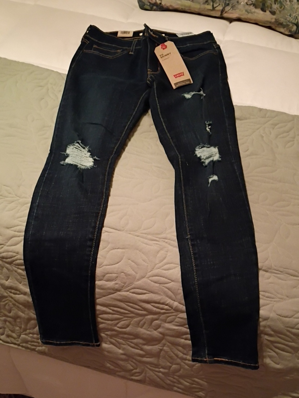 Levi's Women's Dark Indigo Ripped Skinny Jeans